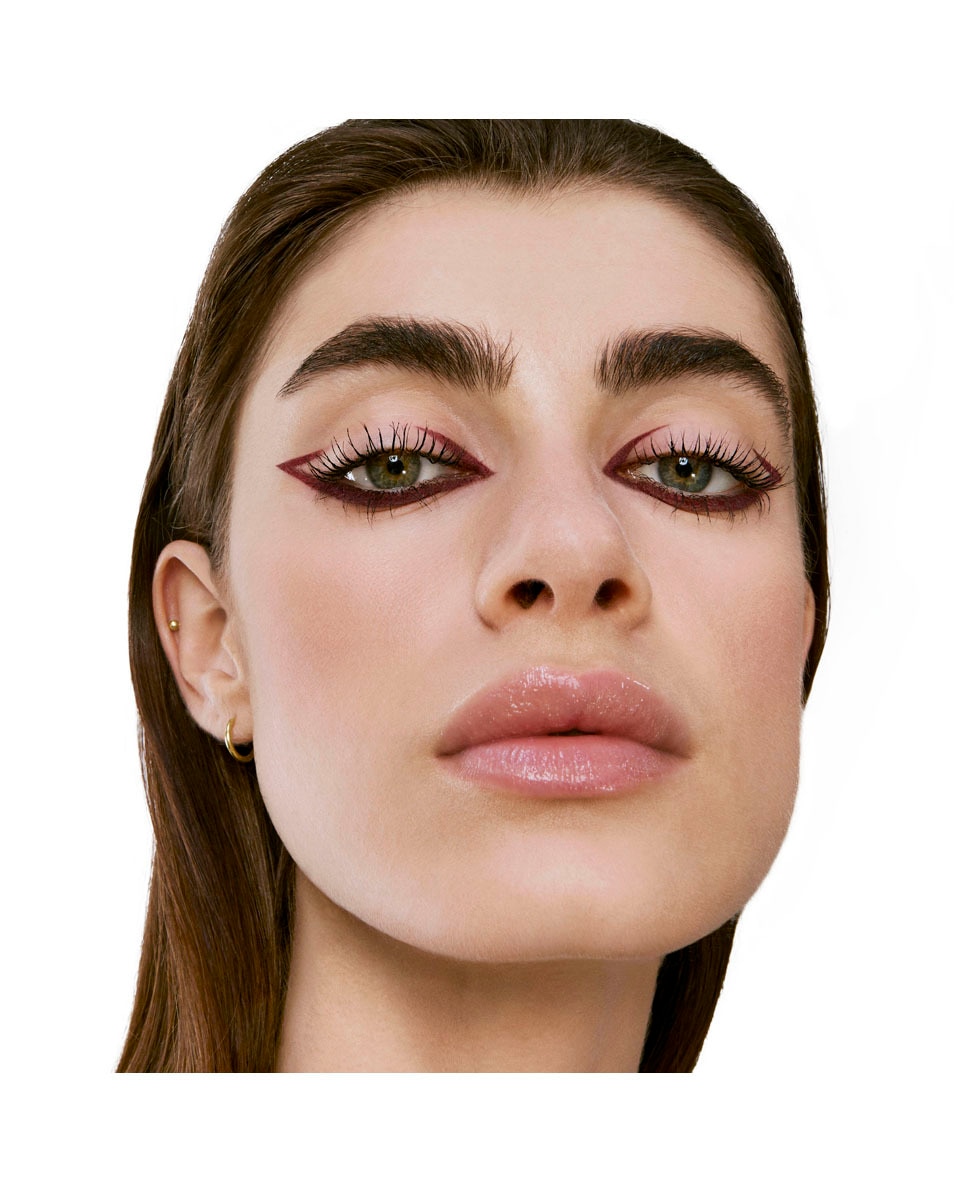 YVES SAINT LAURENT Lines Liberated Eyeliner 04 Unrestricted Plum 5