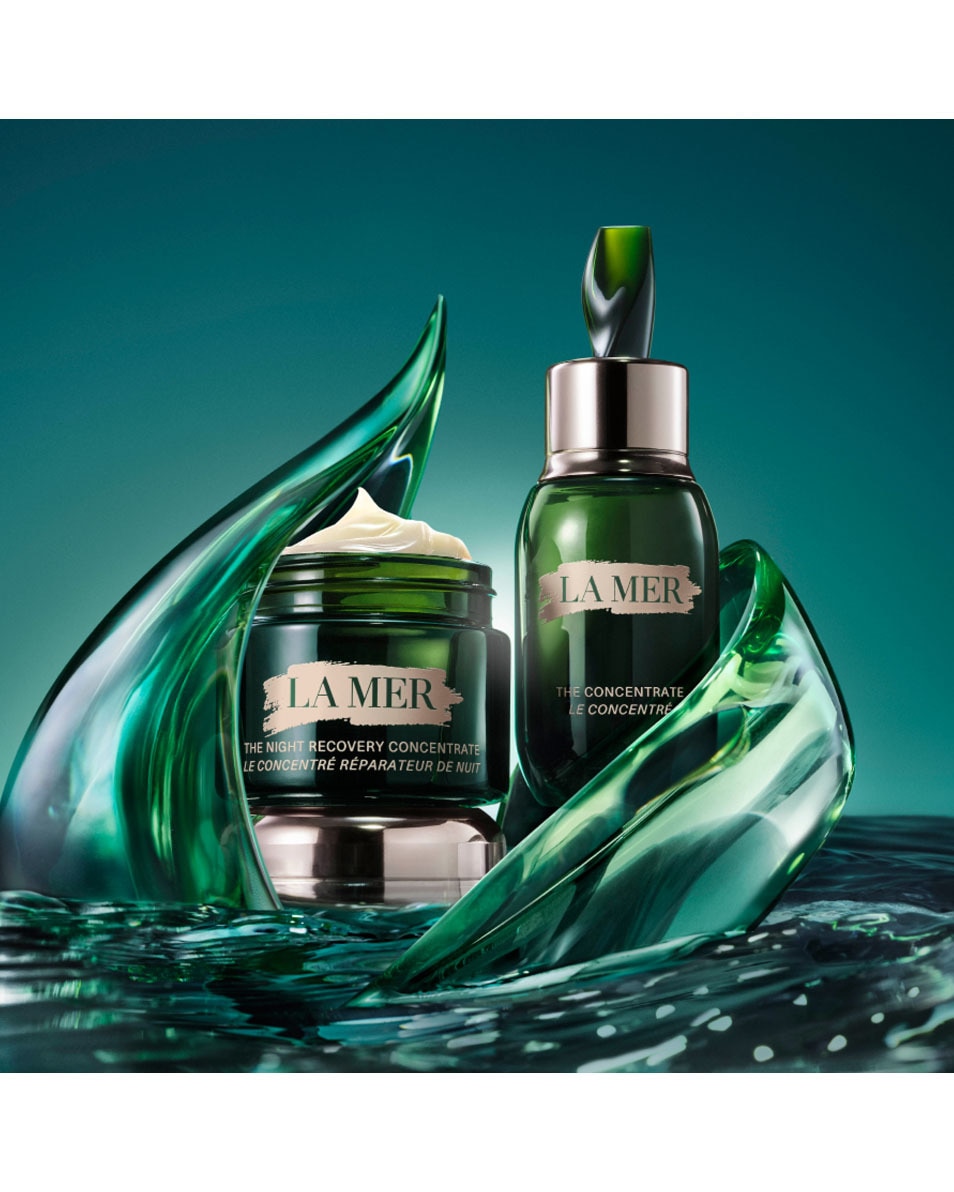 Night Recovery Concentrate régénère la peau pendant la nuit pour des résultats anti-âge visibles.