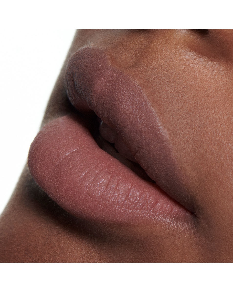 M.A.C Powder Kiss Liquid Lip Colour - Intimate Nudes Vloeibare lippenstift - 10u hydraterend & langhoudend BUFFIEST 5