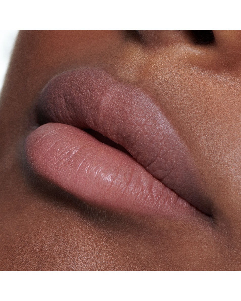 M.A.C Powder Kiss Liquid Lip Colour - Intimate Nudes Vloeibare lippenstift - 10u hydraterend & langhoudend HABIT 5