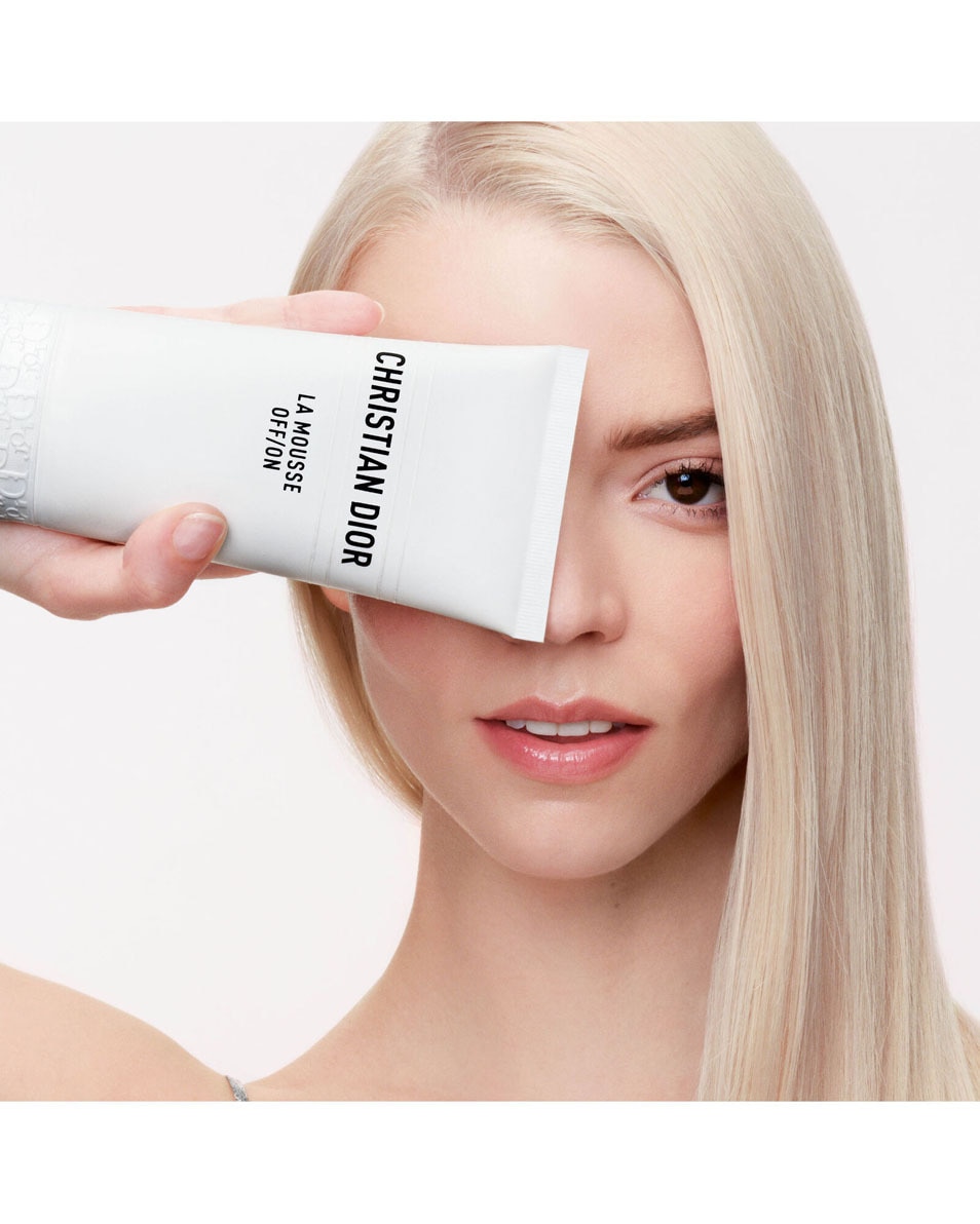 Reinigende en hydraterende schuim voor gezicht