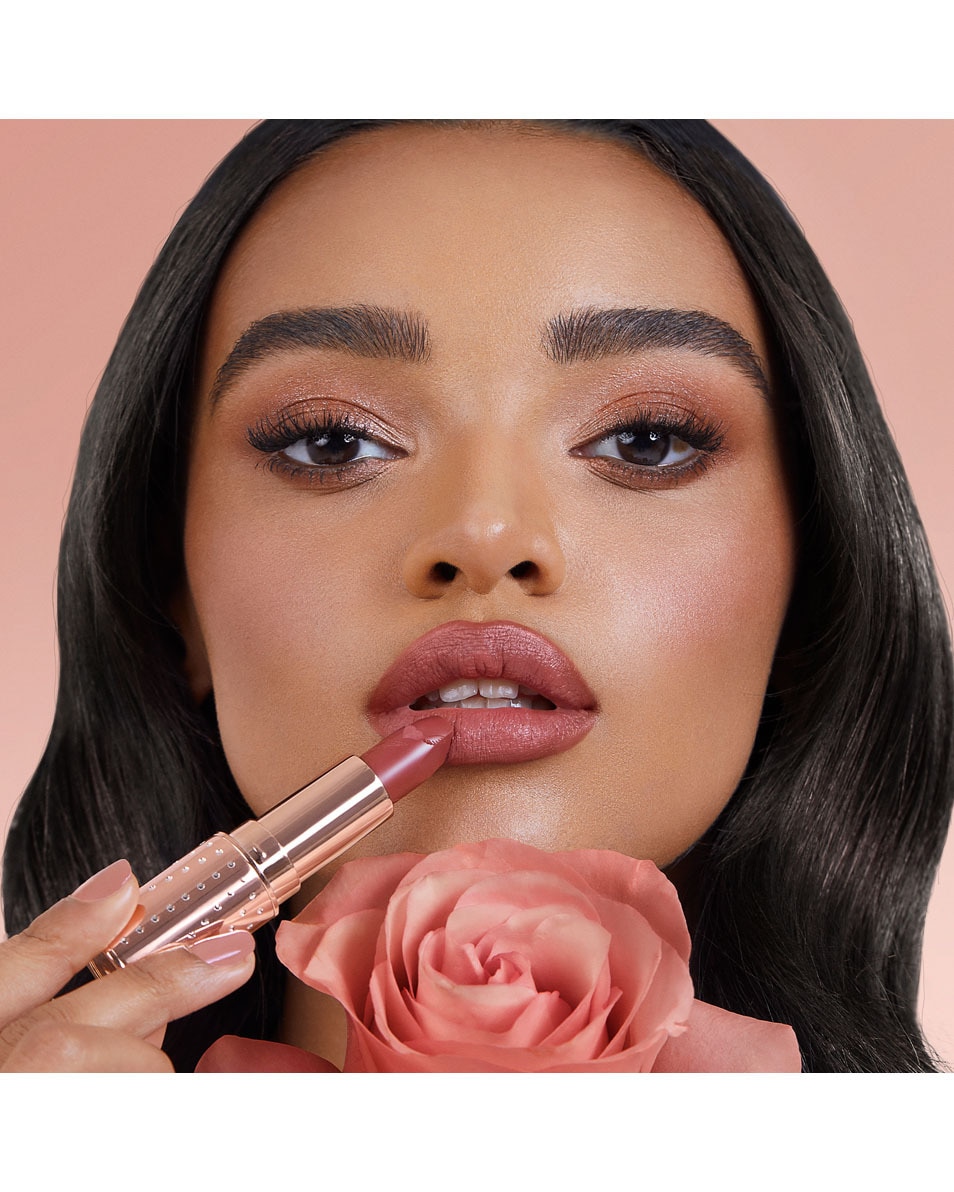 CHARLOTTE TILBURY Matte Revolution Rouge à lèvres MRS KISSES 5