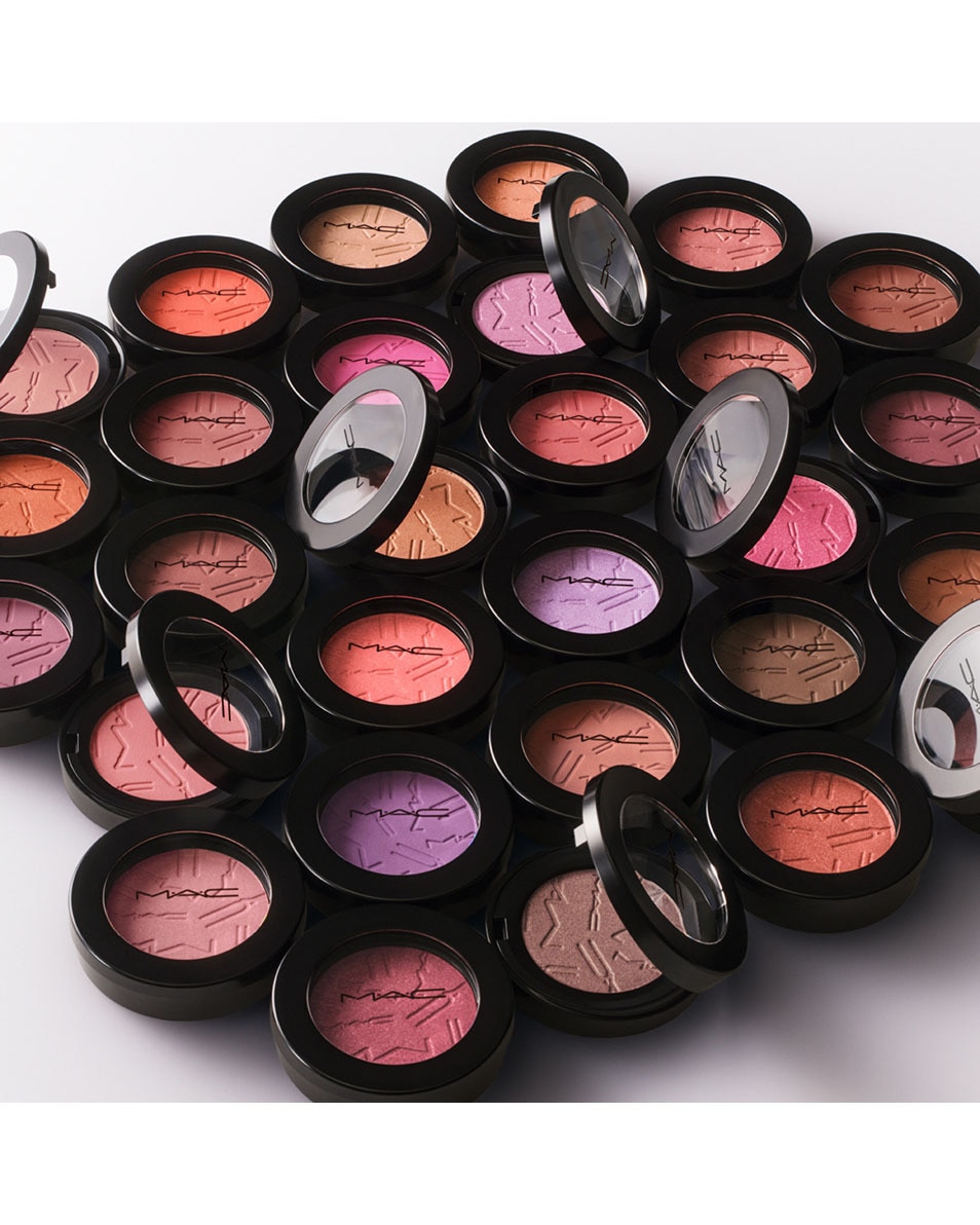 M.A.C Skinfinish Colourstruck Blush Blush poudre velouté à effet floutant Light Pink 5