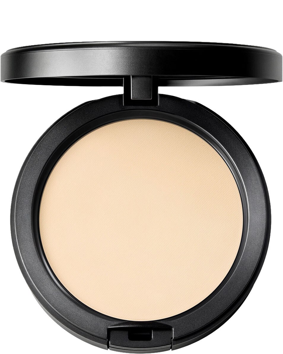 M.A.C Studio Fix Powder Plus Foundation Fond de teint poudre à couvrance moyenne à totale avec un fini naturel et mat NC5