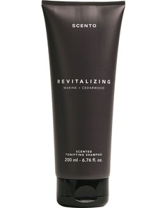 Shampoing tonifiant parfumé Marine et bois de cèdre. Shampoing tonifiant parfumé Marine et bois de cèdre.
