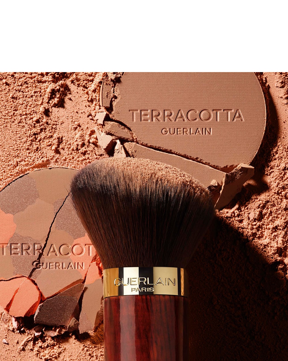 PINCEAU KABUKI POWDER BRUSH