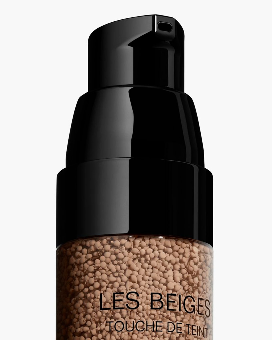CHANEL LES BEIGES TOUCHE DE TEINT TOUCHE DE TEINT FRAÎCHE AUX MICROBULLES DE PIGMENTS B30 2