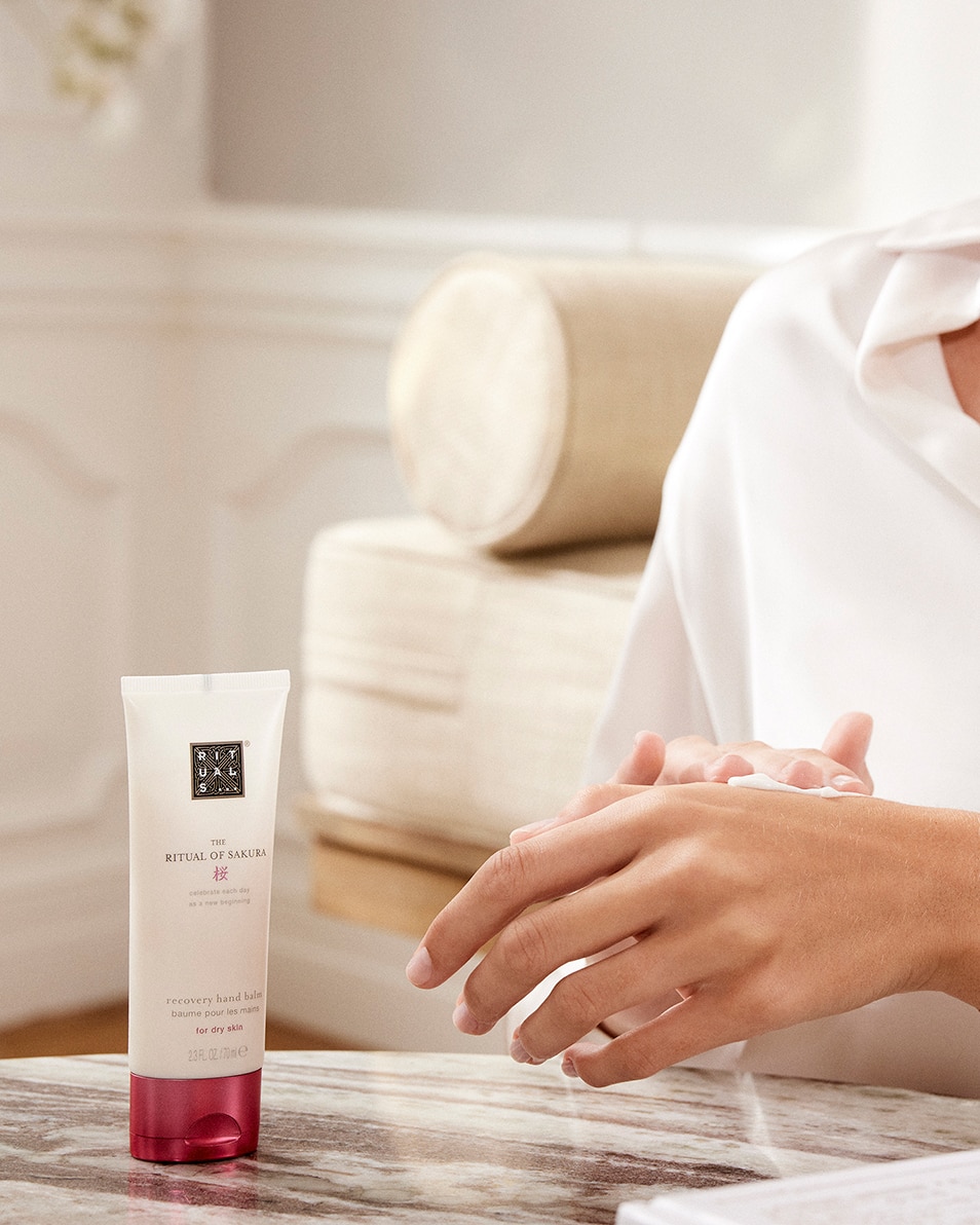 RITUALS THE RITUAL OF SAKURA RECOVERY HAND BALM BAUME POUR LES MAINS 70 ML 2