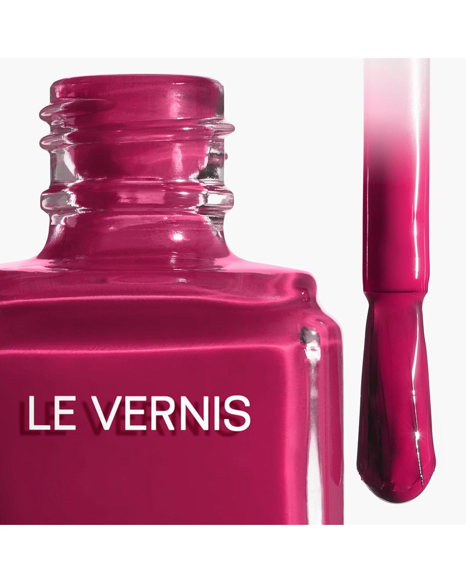 CHANEL LE VERNIS LONGUE TENUE 139 ACTIVISTE 2