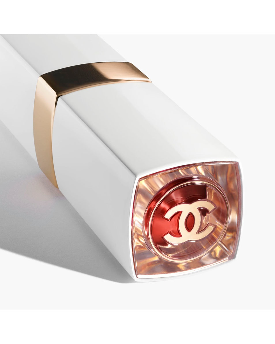 CHANEL ROUGE COCO BAUME - BRILLANT LE BAUME TEINTÉ HYDRATANT EMBELLISSEUR. INTENSITÉ SUR MESURE CHERRY BURST 2