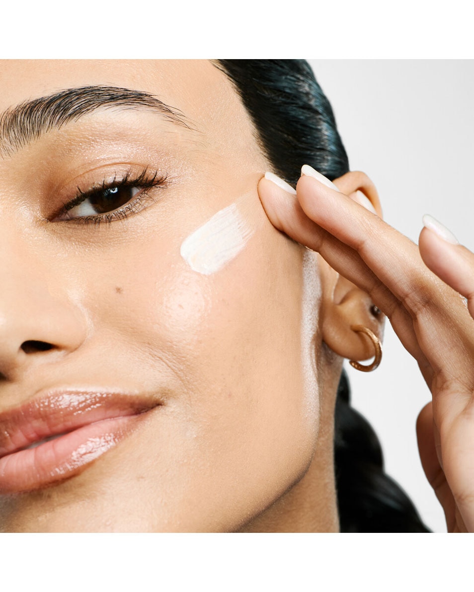 Getinte corrigerende verzorging - frisse en stralende teint