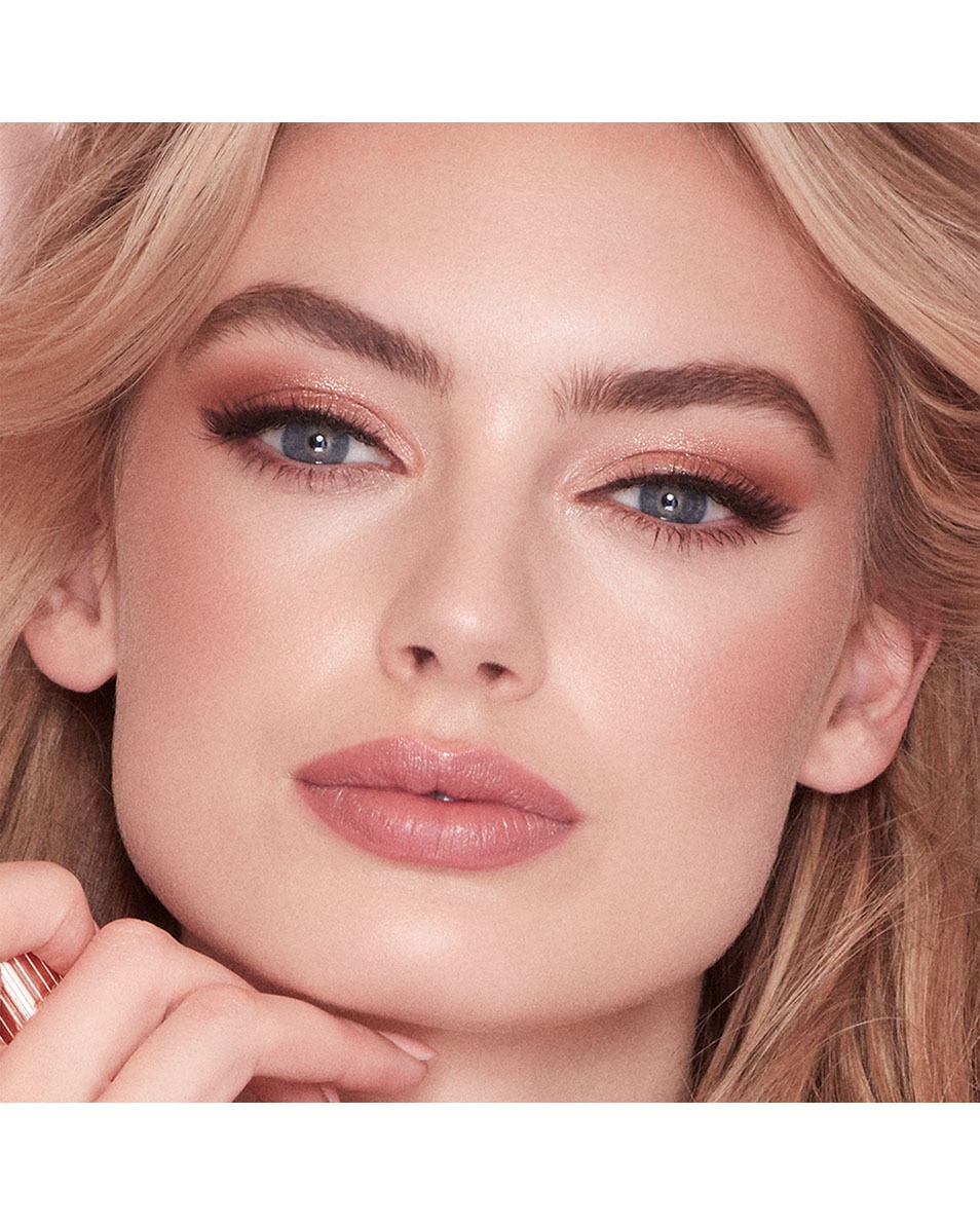 CHARLOTTE TILBURY Cheek To Chic Blush PILLOW TALK 2