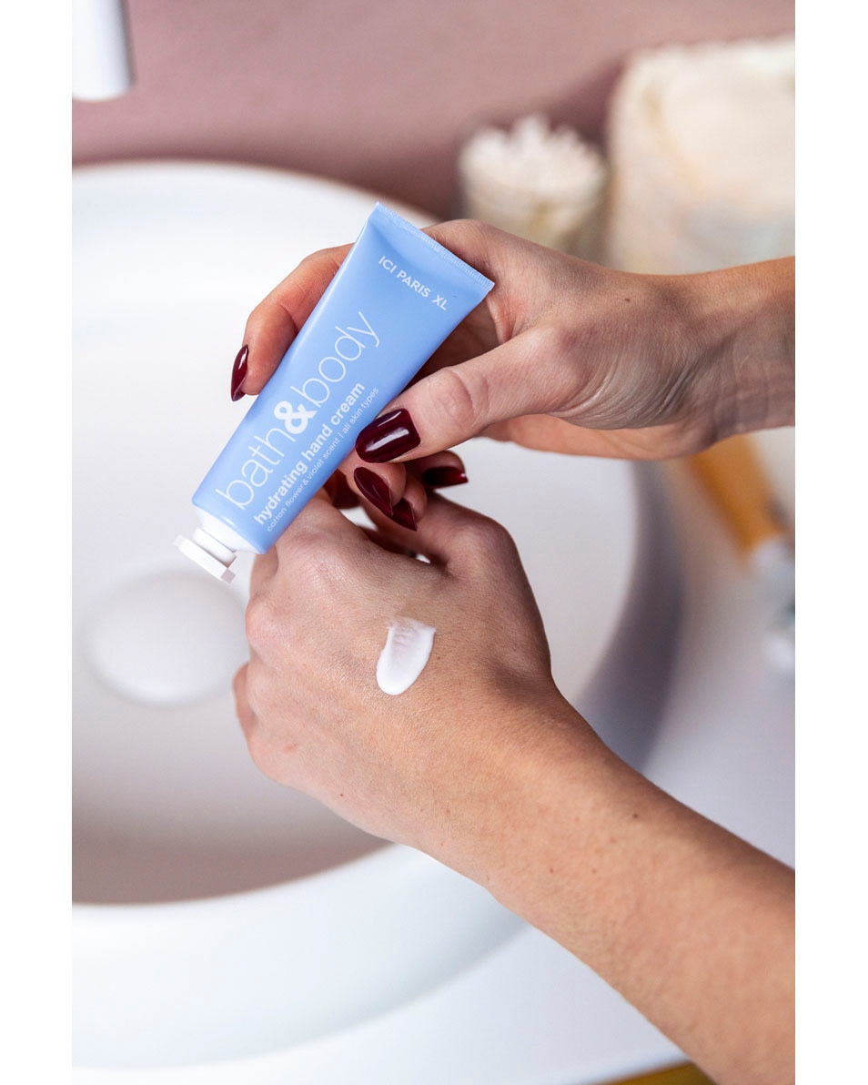 ICI PARIS XL Bath & Body Hydraterende handcrème Cotton flower & Violet Scent 30 ML 2