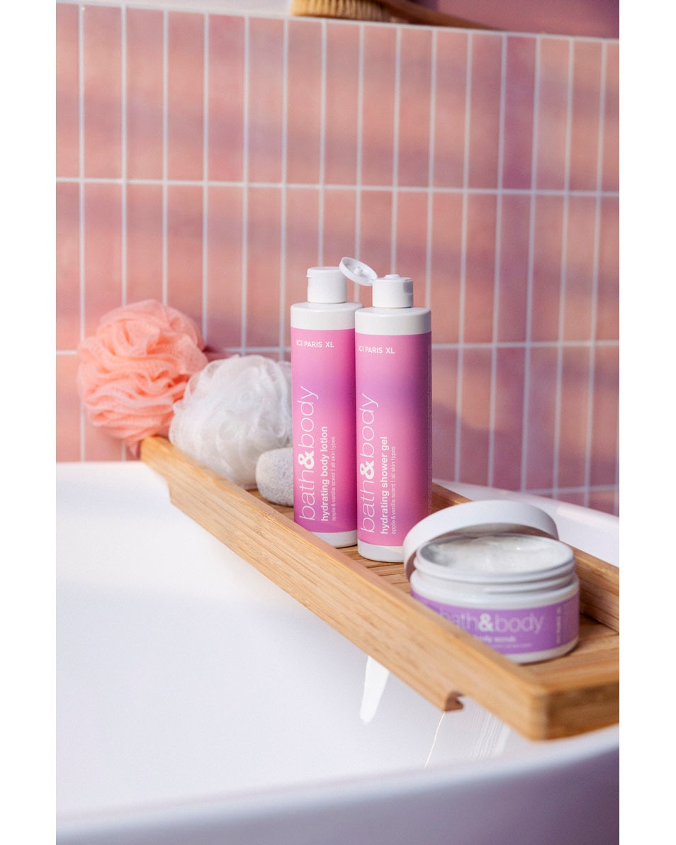 ICI PARIS XL Bath & Body Body Lotion Apple & Vanilla Scent 300 ML 2