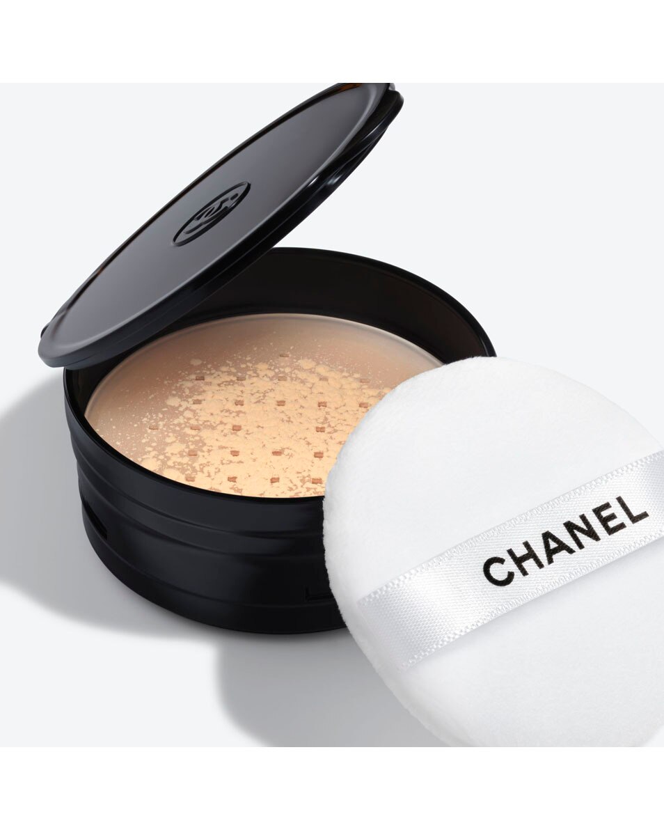 CHANEL POUDRE UNIVERSELLE LIBRE - RECHARGE LOS POEDER MET EEN NATUURLIJKE FINISH. REISFORMAAT. 40 MEDIUM PLUS 6G 2