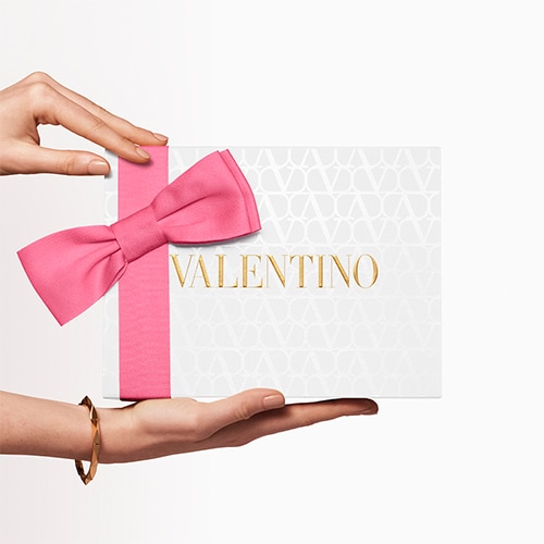 item-3-valentino-gifts-2025 item-3-valentino-gifts-2025